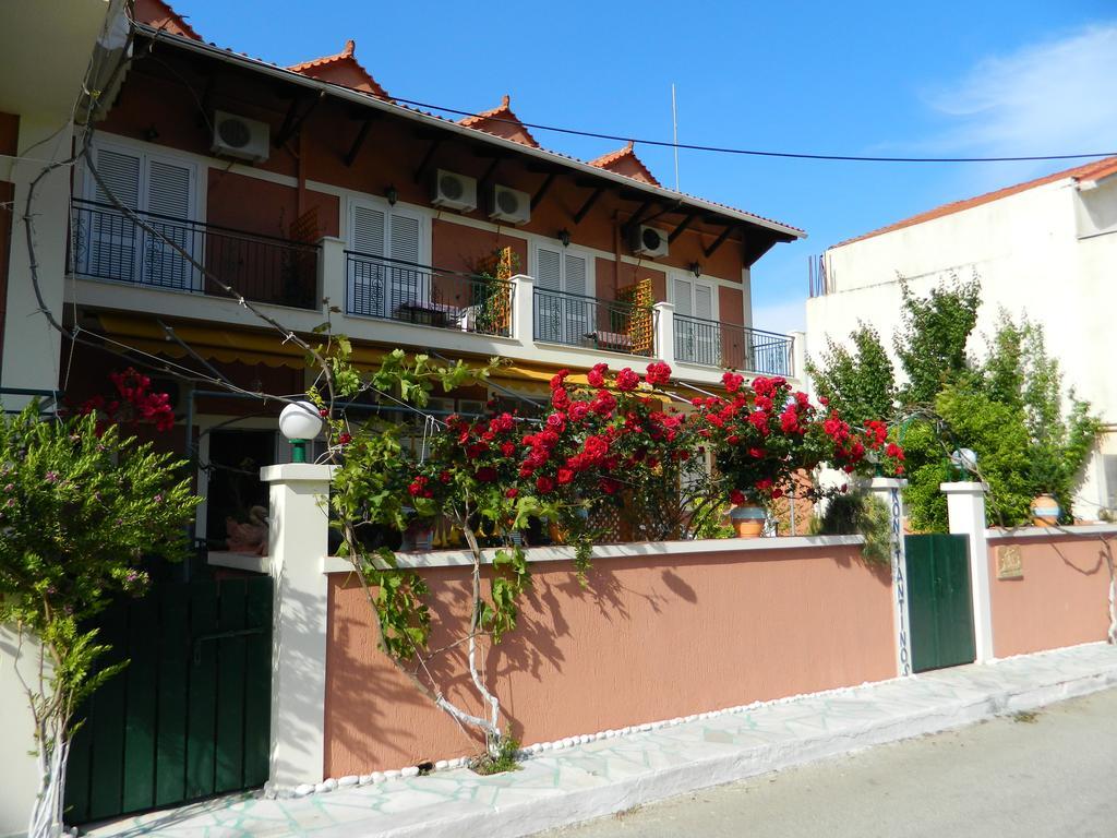 Konstantinos Apartments Agia Efimia Exterior foto